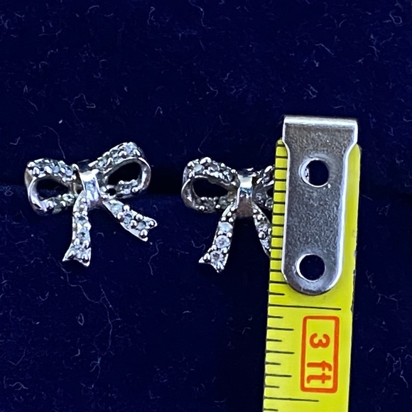 💛 Sterling Silver Bow Stud Earrings| Delicate CZ | Feminine Minimal Jewelry - Picture 3 of 5